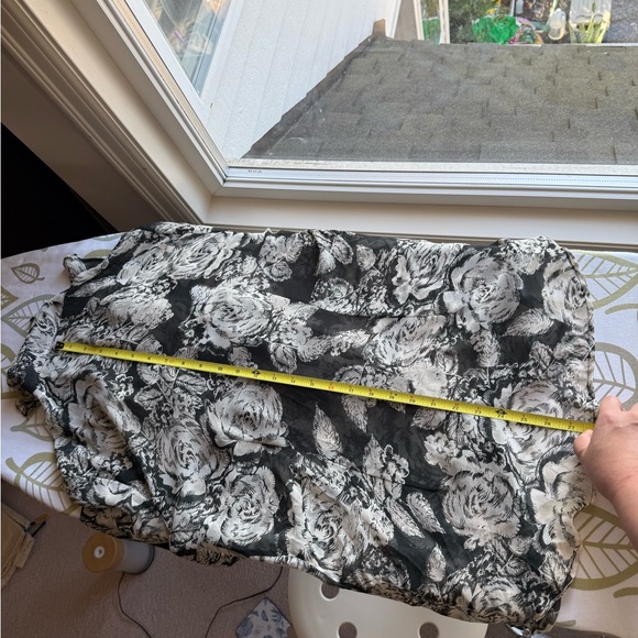 ❤️NWT❤️ BCBGMAXAZRIA Ruffle Floral Blouse - Size XL - Picture 11 of 11